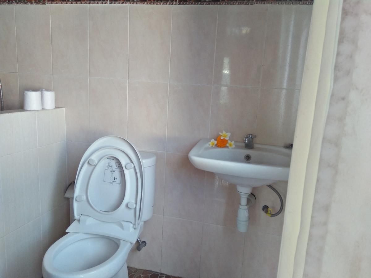 Tira Amed Homestay Exterior photo